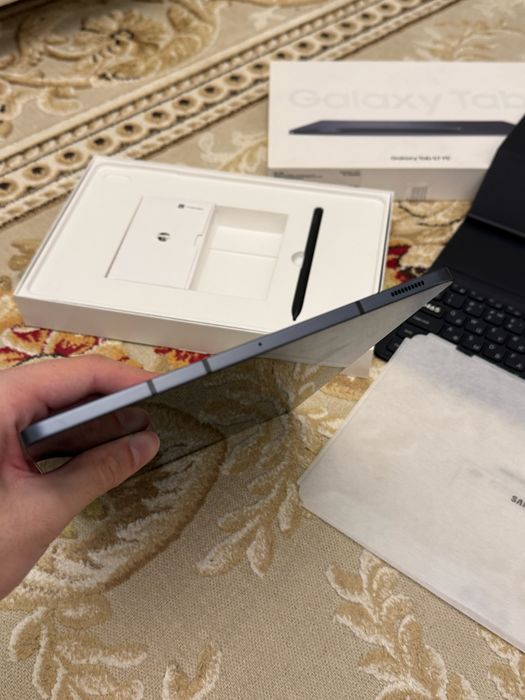 Samsung tab s 7 fe Eac + keyboard идеальное состояние