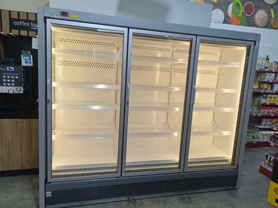 Vitrine congelare și refrigerare