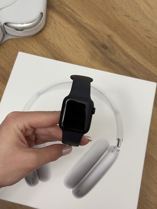 Apple Watch SE 40mm продам
