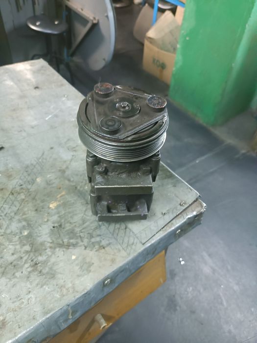 Продам компрессор кондиционера Форд Мондео 2,для ДВС 2.0.