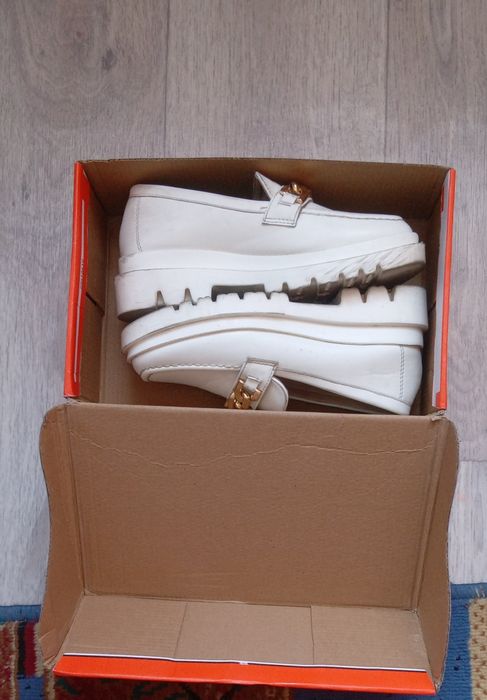 Продам туфли лоферы.