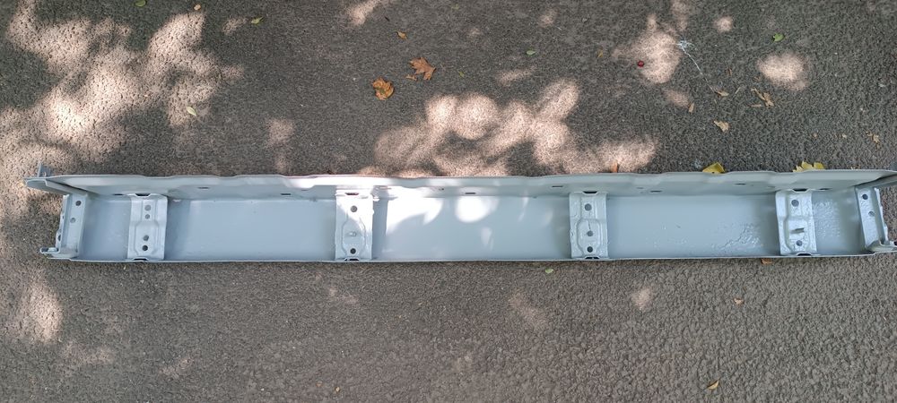 Середина заднего бампера