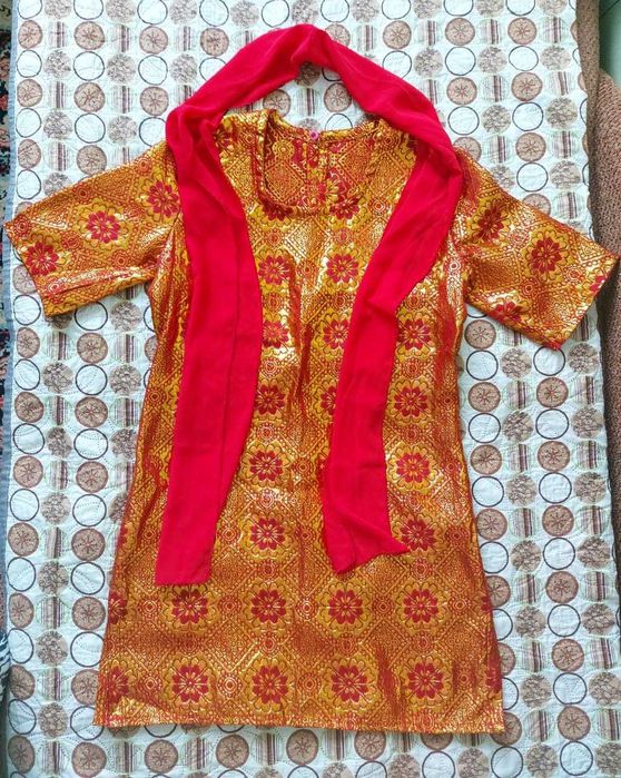 Костюм для девочек в индийском стиле