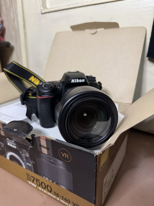 Nikon D7500 + объектив 18-140 mm