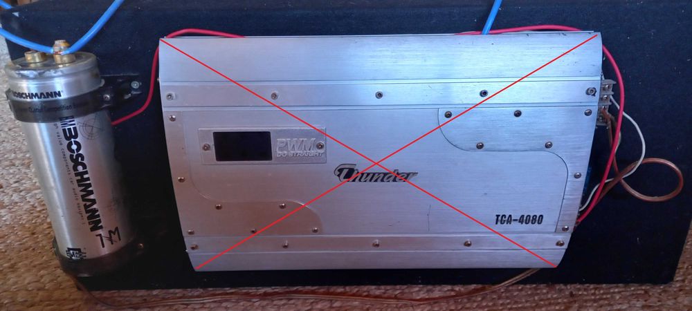 Pioneer 12 инча бас говорител в каса и Boschmann кондензатор 1 farad