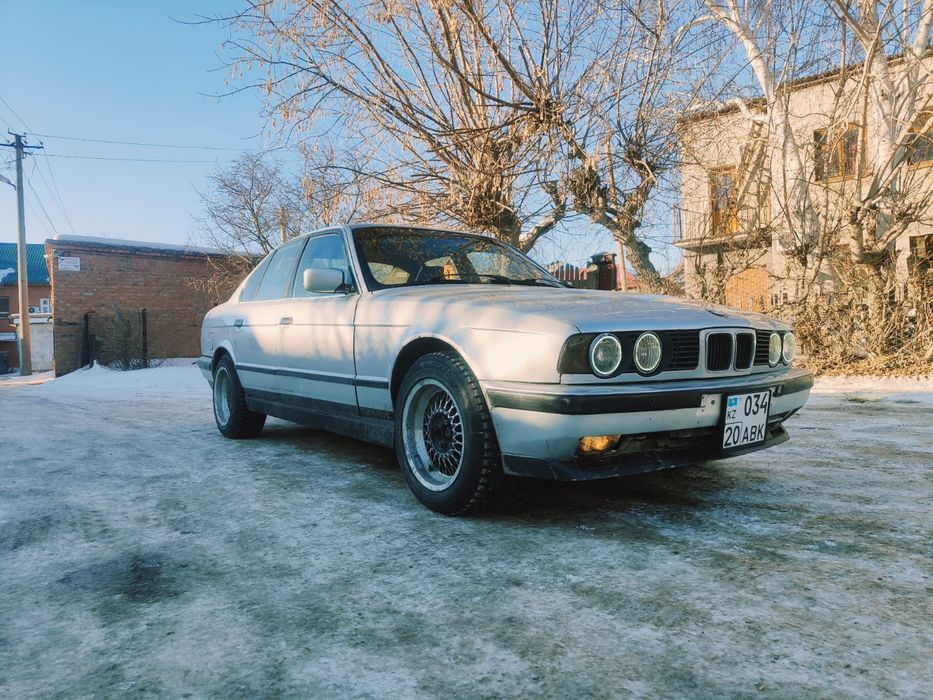 Продам BMW 520 e34