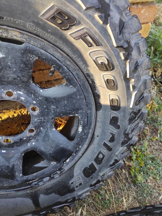 Гуми с джанти за джип