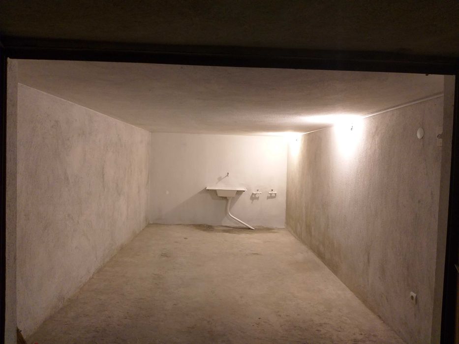 Дава се под наем Гараж / Паркомясто в Варна, Червен площад - 20 кв.м за 139.23 € - Снимка #2