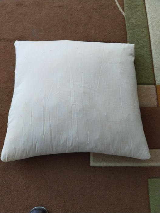 Подушка б/у 80х80
