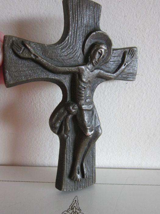 cadou rar Crucifix Cruce bronz masiv brutalist Egino Weinert