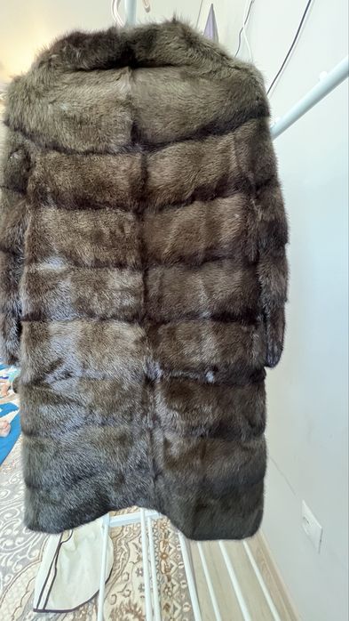 Продам норковую шубу.