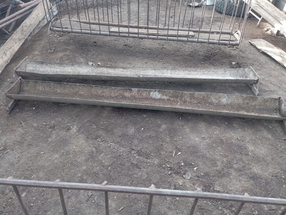 Продам кормушки для животных