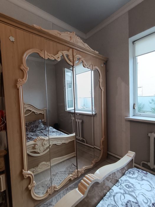 Шкаф спальный, 4 есикти