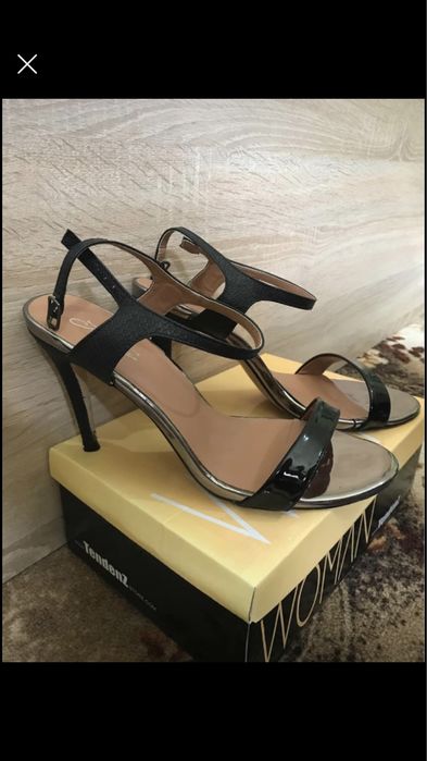 Дамски сандали