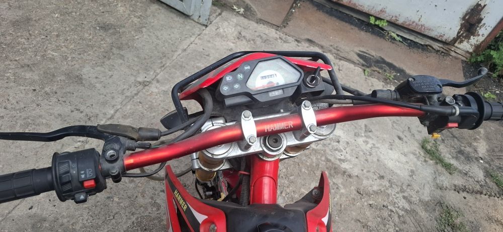 Продам HAMMER

пробег 1350, торг минима