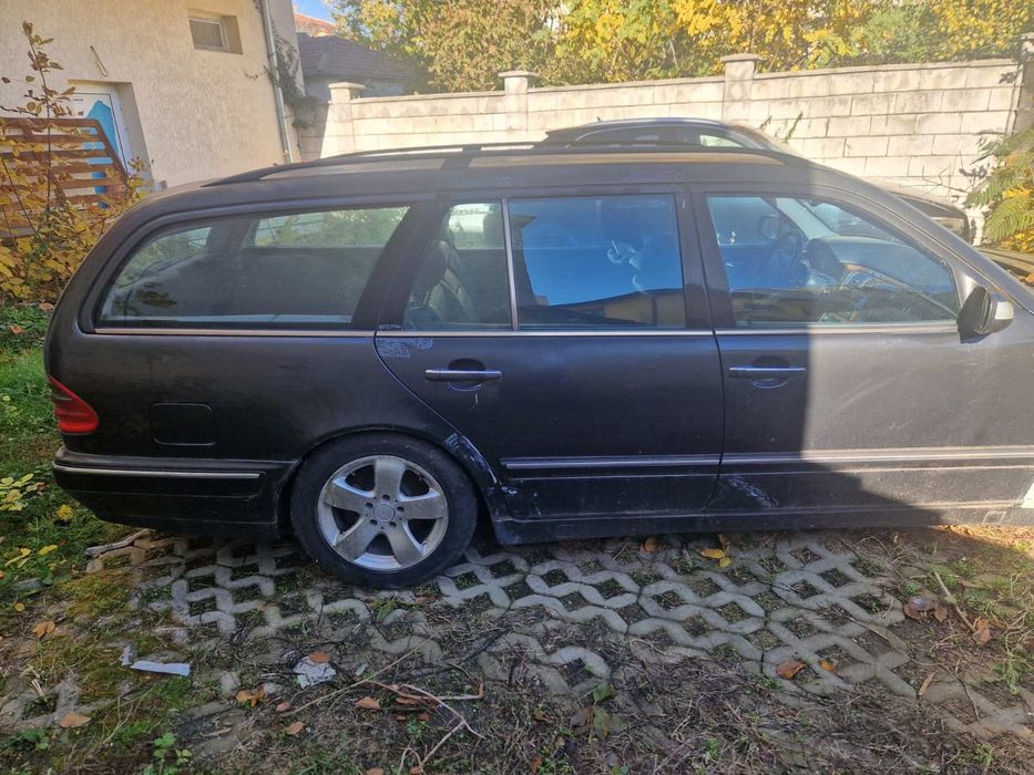 Mercedes-Benz E270