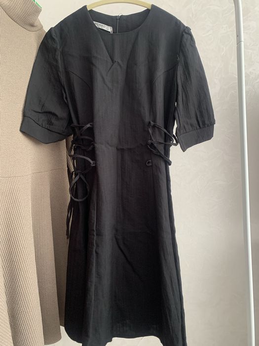 Женская одежда..