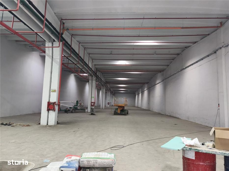 Spatiu Industrial 2000mp Birouri 210 mp Curte Privata Acces TIR Rampa