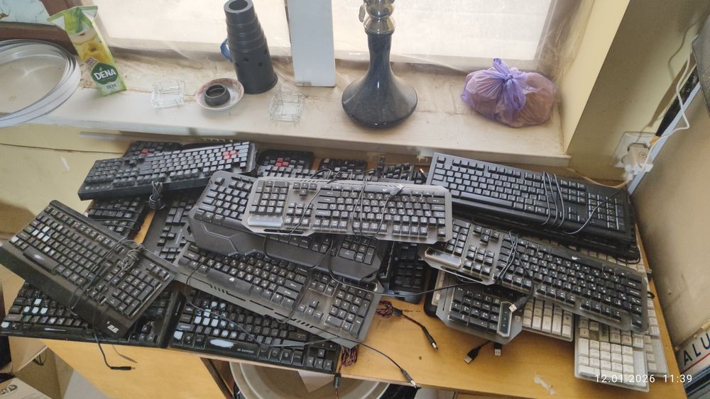 Klaviaturalar sotiladi xech qanday aybi yoq