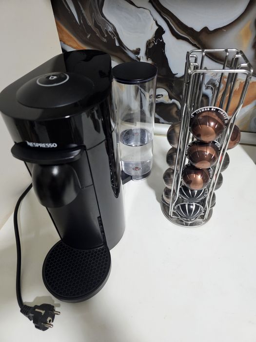 Espressor Nespresso Vertuo Plus D + suport rotativ + capsule, ca noi