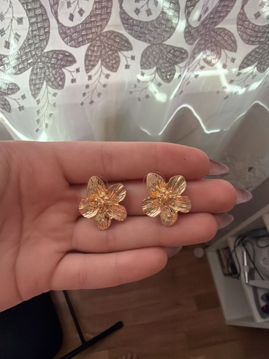 Серьги с заклёпкой