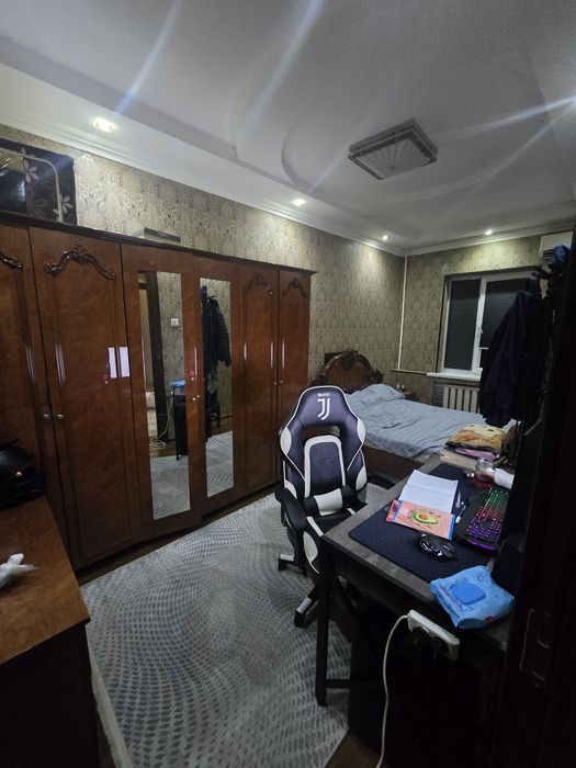 Shaxar markazi Sebzorda 4 xonali uy sotiladi srochna