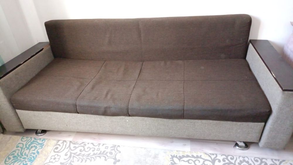 Продаётся срочно б/у диваны и шкаф