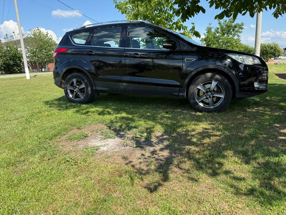 Vând Ford Kuga  Recent  INMATRICULAT 4×4an 2014 2,0 Diesel 140 cp Euro 5Manual Sirocou