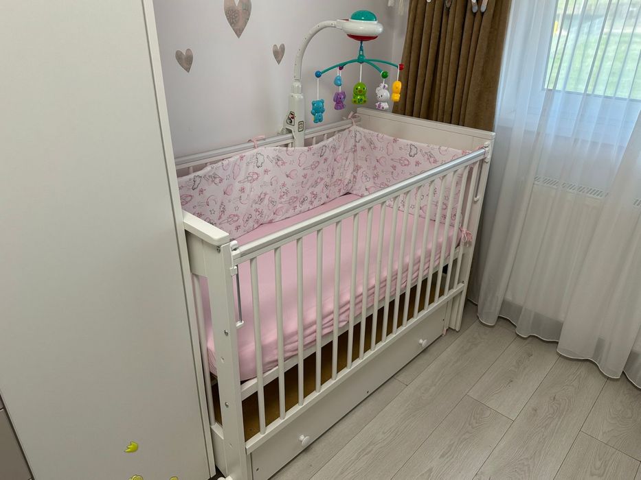 Pătuț pentru bebeluși + saltea+ 1 așternut roz sau albastru inclus
