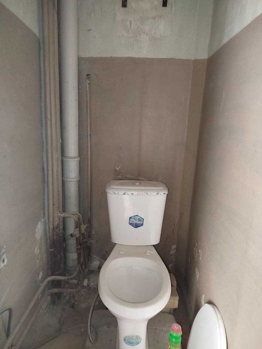 4х комнатная квартира без ремонта на районе Супера