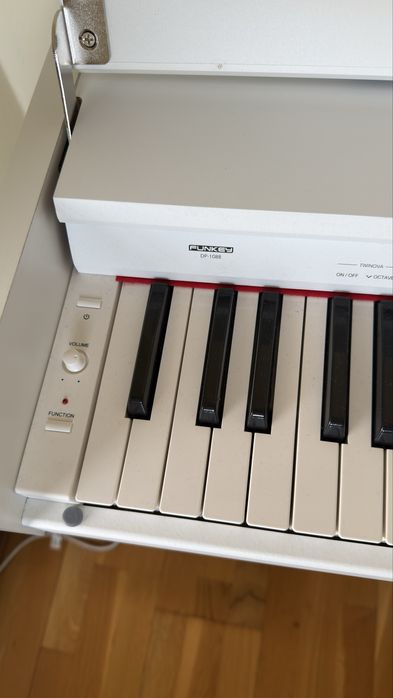 Vand Pian digital funkey + scaun in stare buna