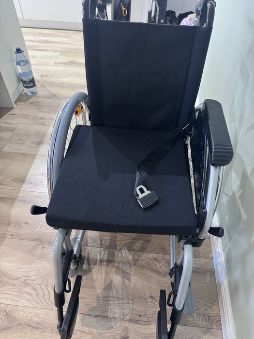 Scaun cu rotile electric