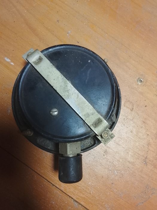 Чисто нов манометър