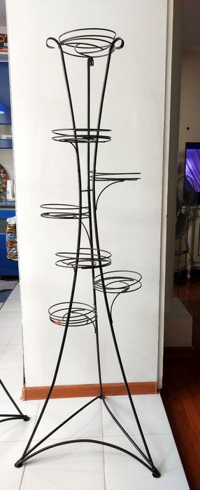 Продается подставка для цветов