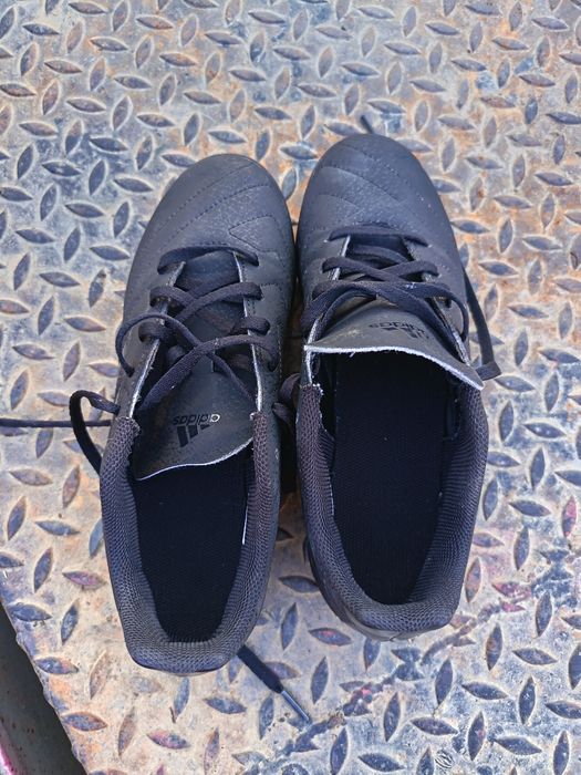 Adidași de fotbal
