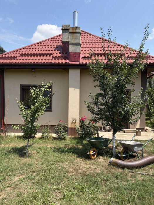 Casă individuală P+M cu teren de 4.800 mp, livadă și anexe – Corbeanca, comuna Vânătorii Mici, jud. Giurgiu