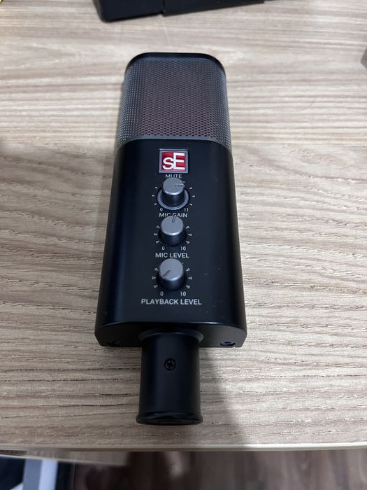 Микрофон професиональный