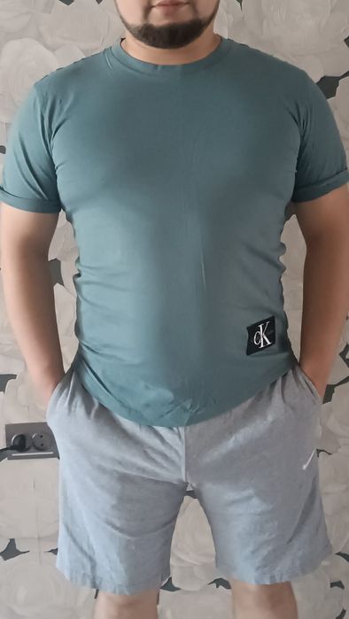 Продам футболку ck
