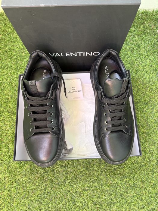 Обувки,сникърси ,маратонки Valentino