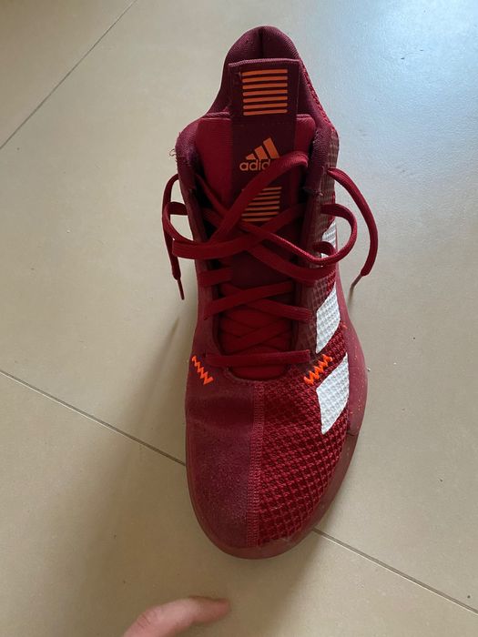 URGENT adidas culoare rosu,talpa foam,baschet,300 lei URGENT
