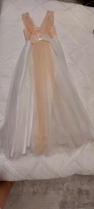 Продается праздничное платье для девочки