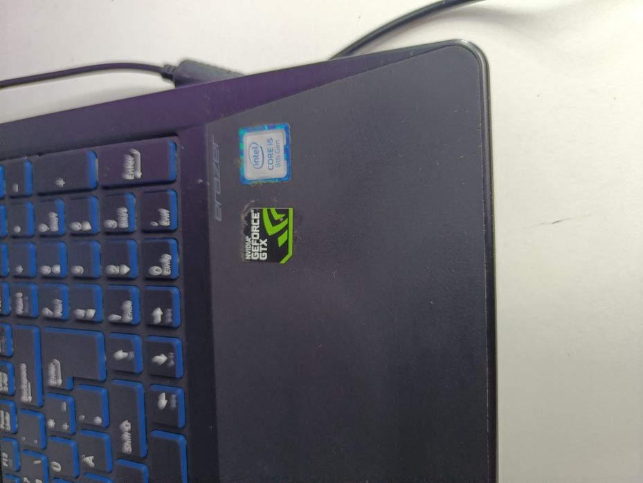 Laptop gaming medion erazer 15.6 Intel i5 gen 8 ddr4 gtx 1050 4gb