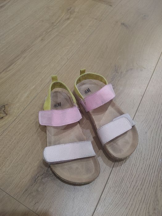 Продам босоножки H&M