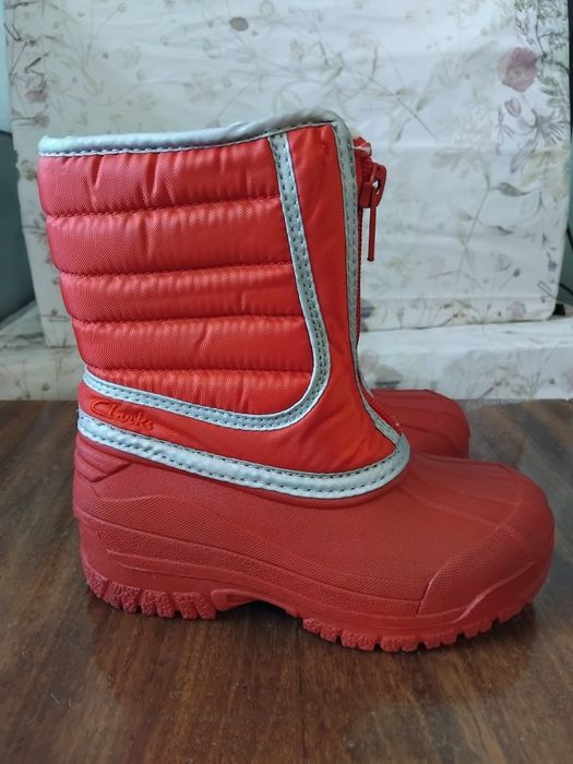 Водоустойчиви нови Clarks,  номер 28.