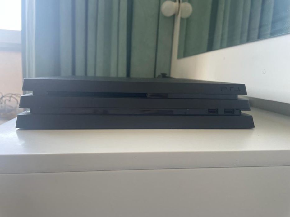 Продам PlayStation 4 pro