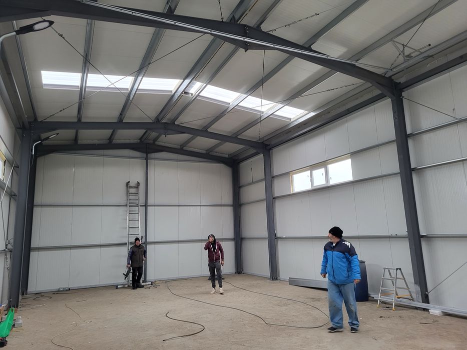 Vand hala metalica 8/16 panouri sandwich