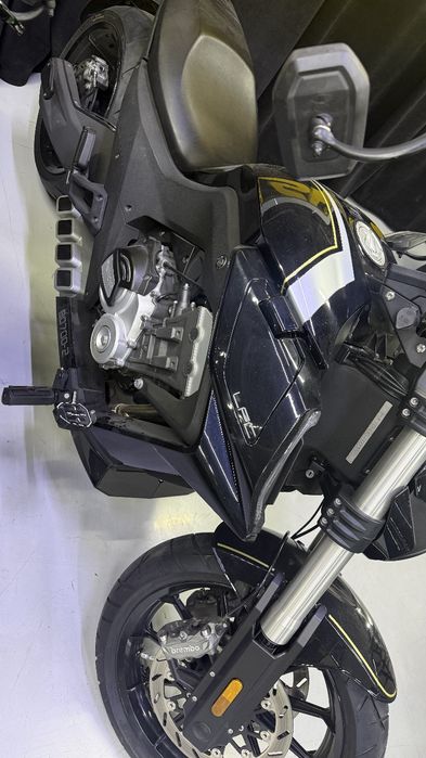 Benda moto sotiladi 700 kub 4 slindrli yengi  gen bor