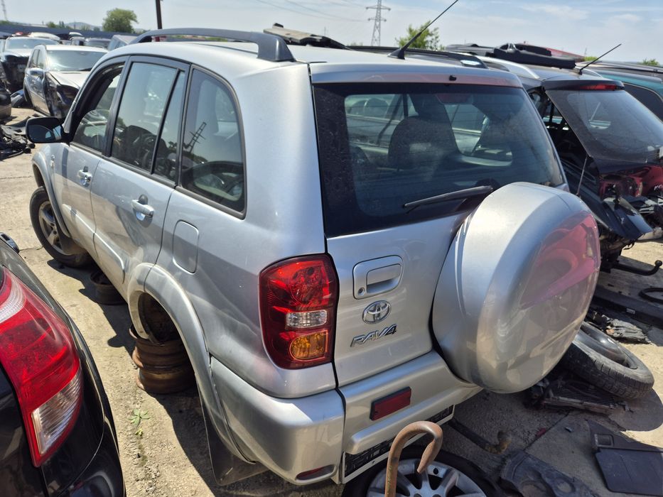Dezmembram Toyota Rav 4 2005 2.0d 4x4