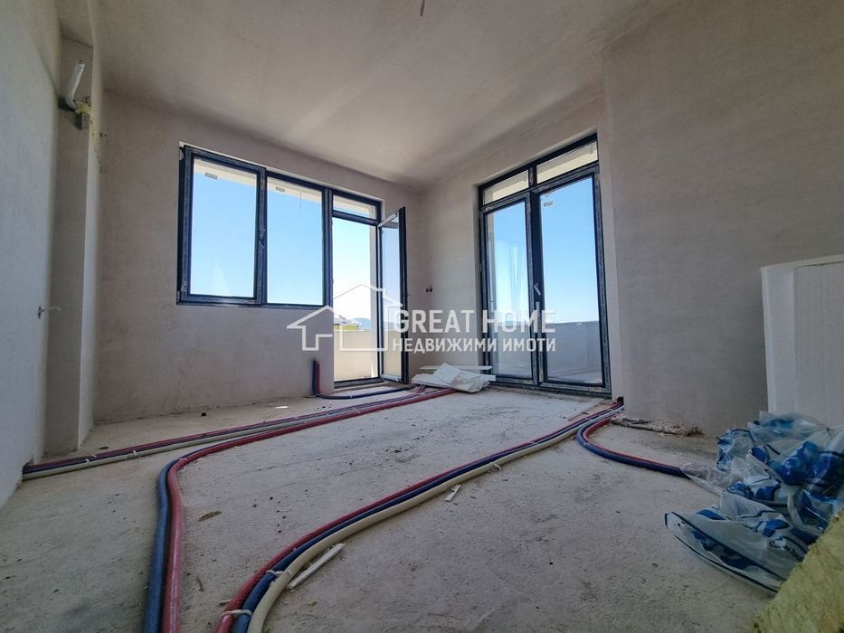 Пaзара  ! Тристаен ! Южен  !