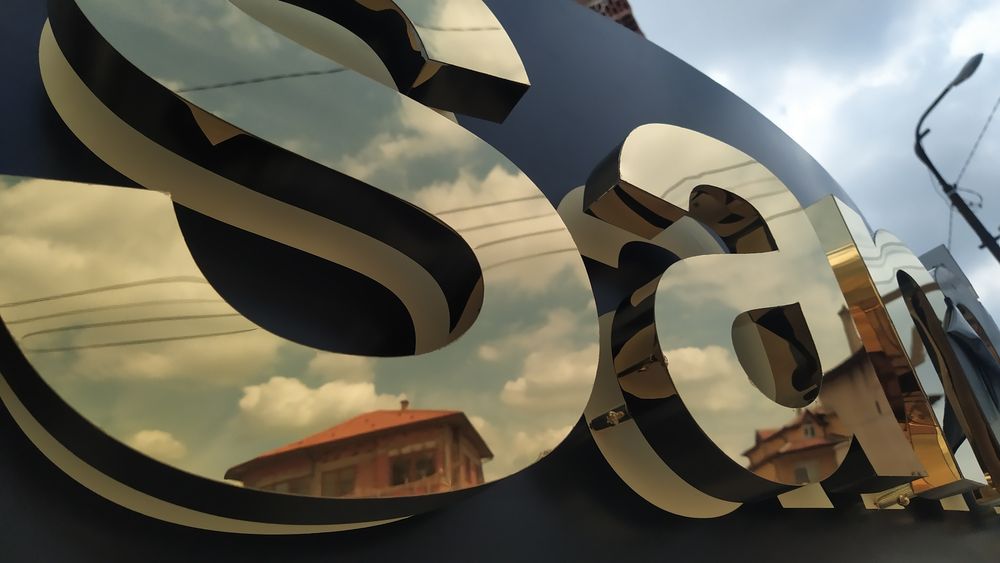 Външна реклама, обемни букви, парти акценти